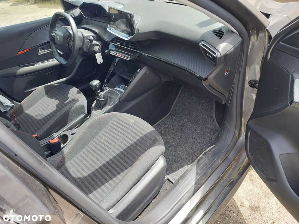 Peugeot 208 PureTech 100 Allure - 11