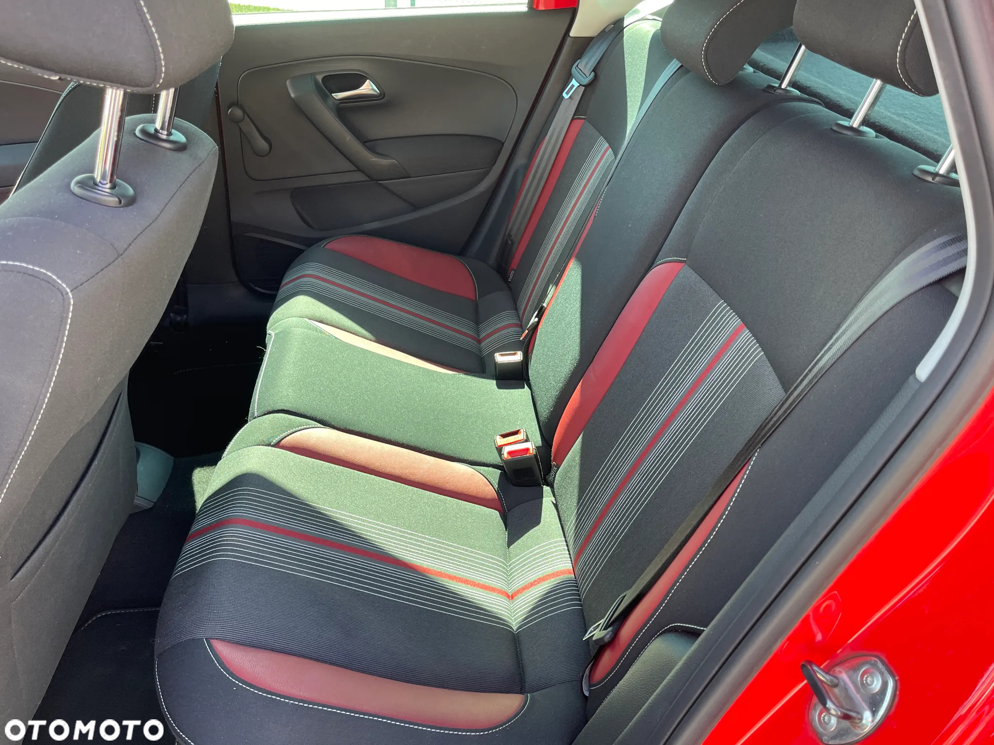 Volkswagen Polo 1.2 TSI MATCH - 6