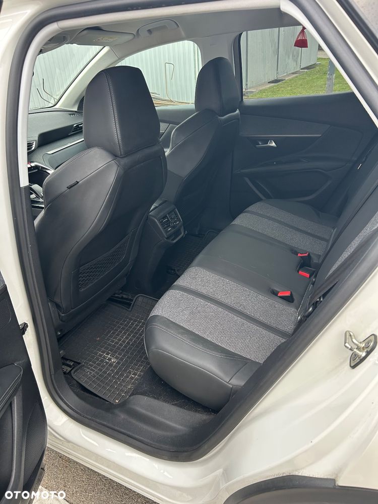 Peugeot 3008 1.5 BlueHDi Allure S&S EAT8 - 17