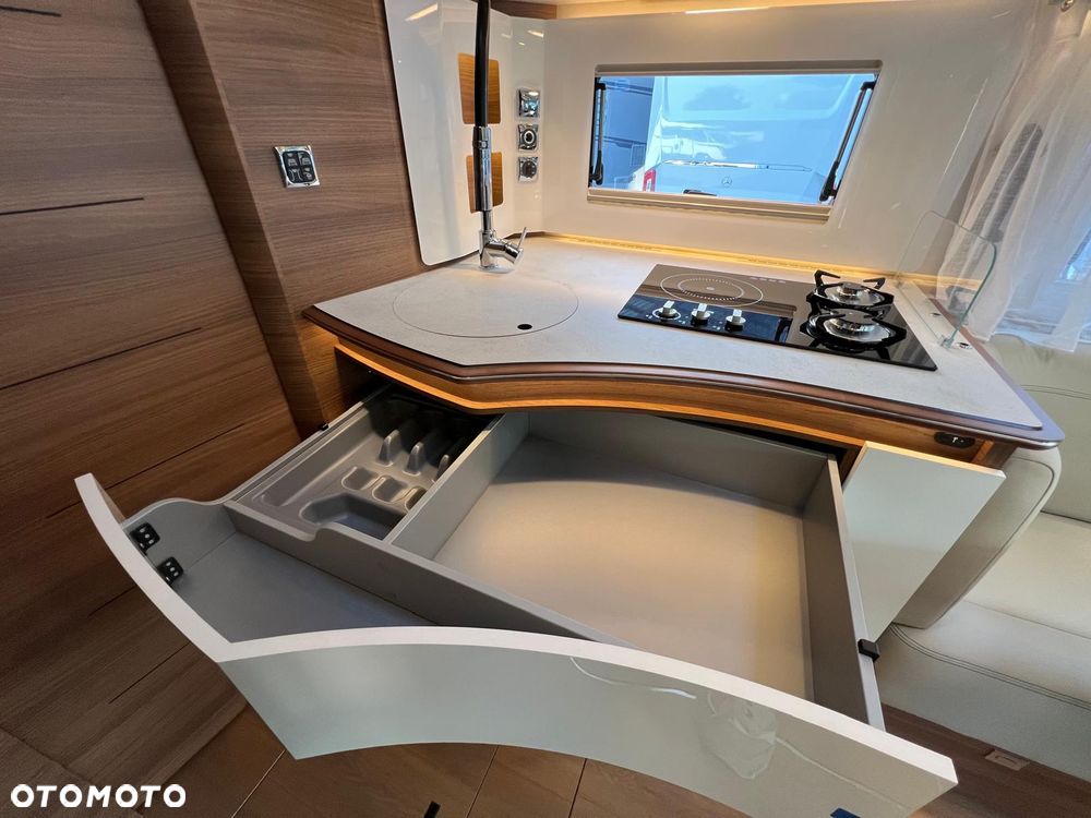 Rapido i166M DISTINCTION - aktywny tempomat DISTRONIC, ALDE, skórzana tapicerka - 26