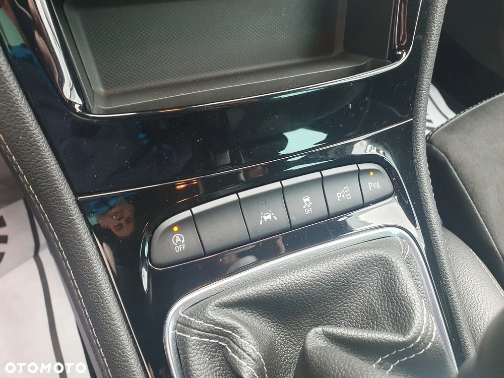 Opel Astra 1.2 T Business Elegance S&S - 18