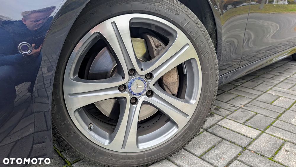 Mercedes-Benz Klasa E 300 9G-TRONIC - 27