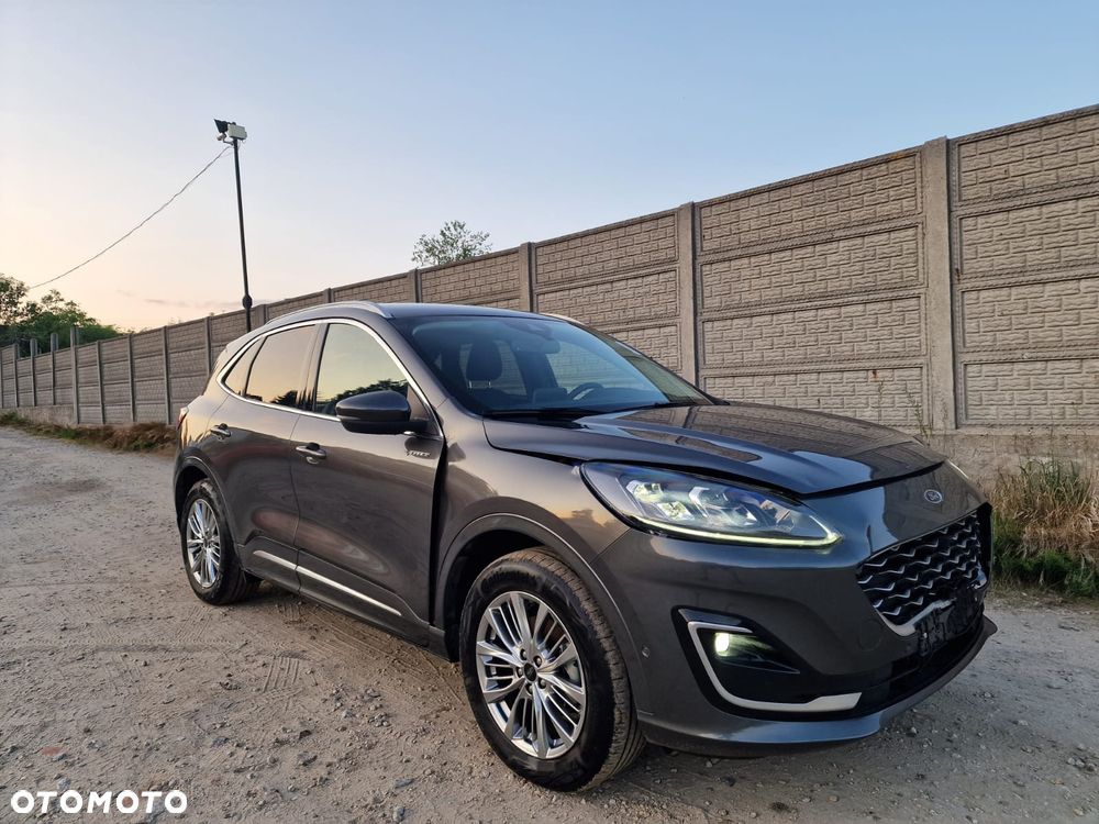 Ford Kuga - 1