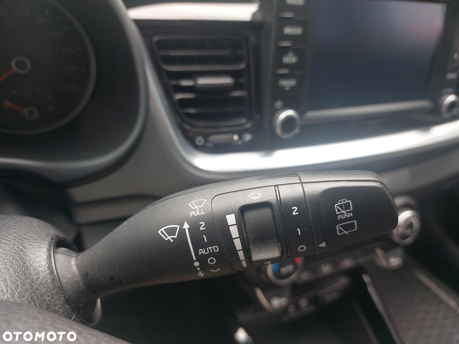 Kia Stonic - 32