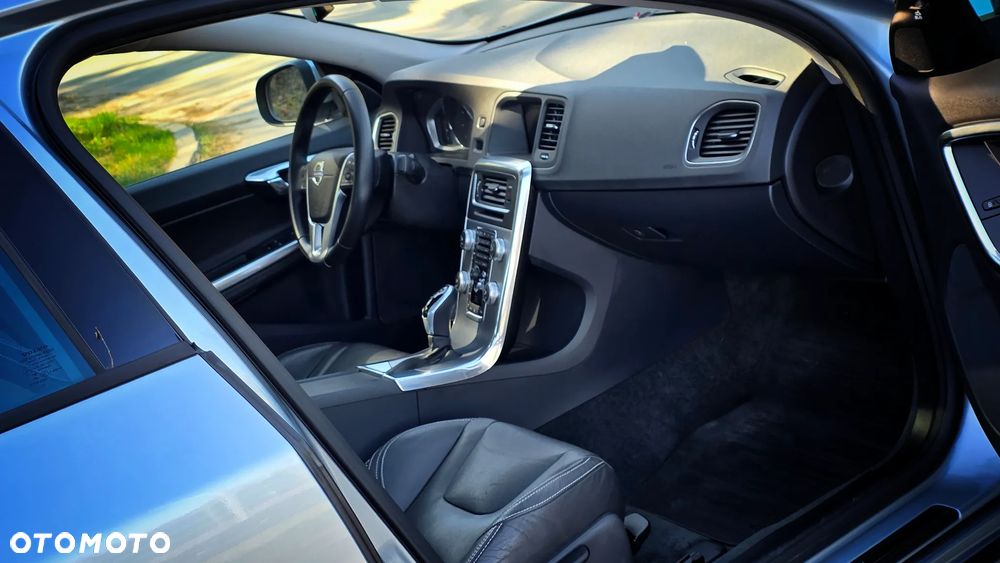 Volvo S60 T5 Drive-E Dynamic Edition (Momentum) - 18