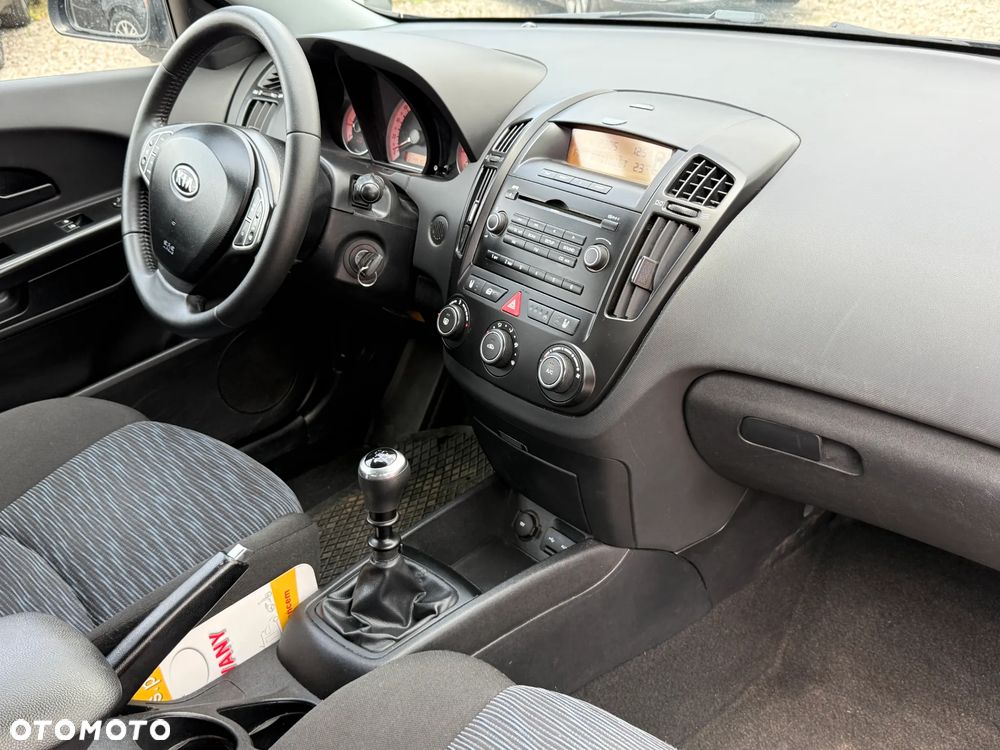 Kia Ceed Cee'd 1.6 Crdi Comfort + - 18