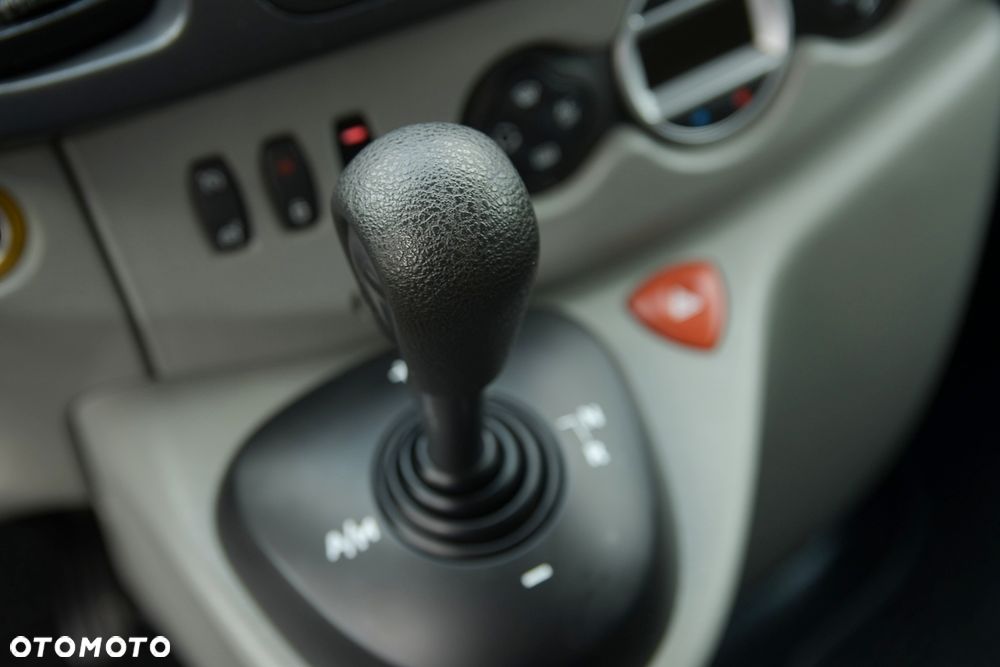 Renault Trafic - 32