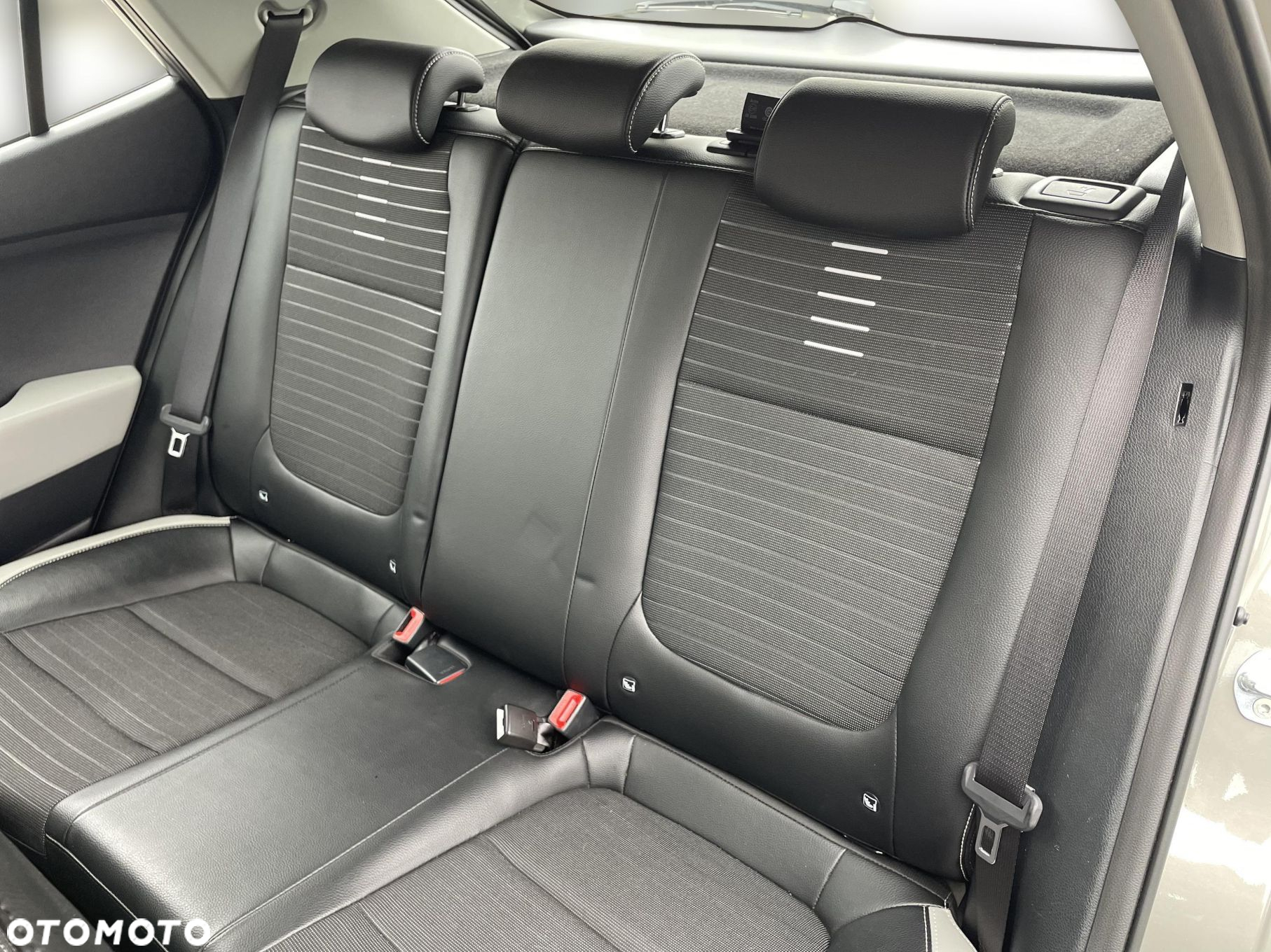 Kia Stonic 1.2 L - 16