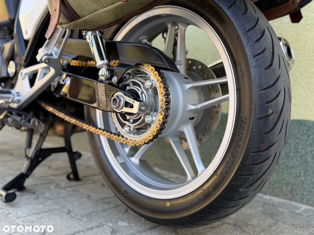 Honda CB - 23