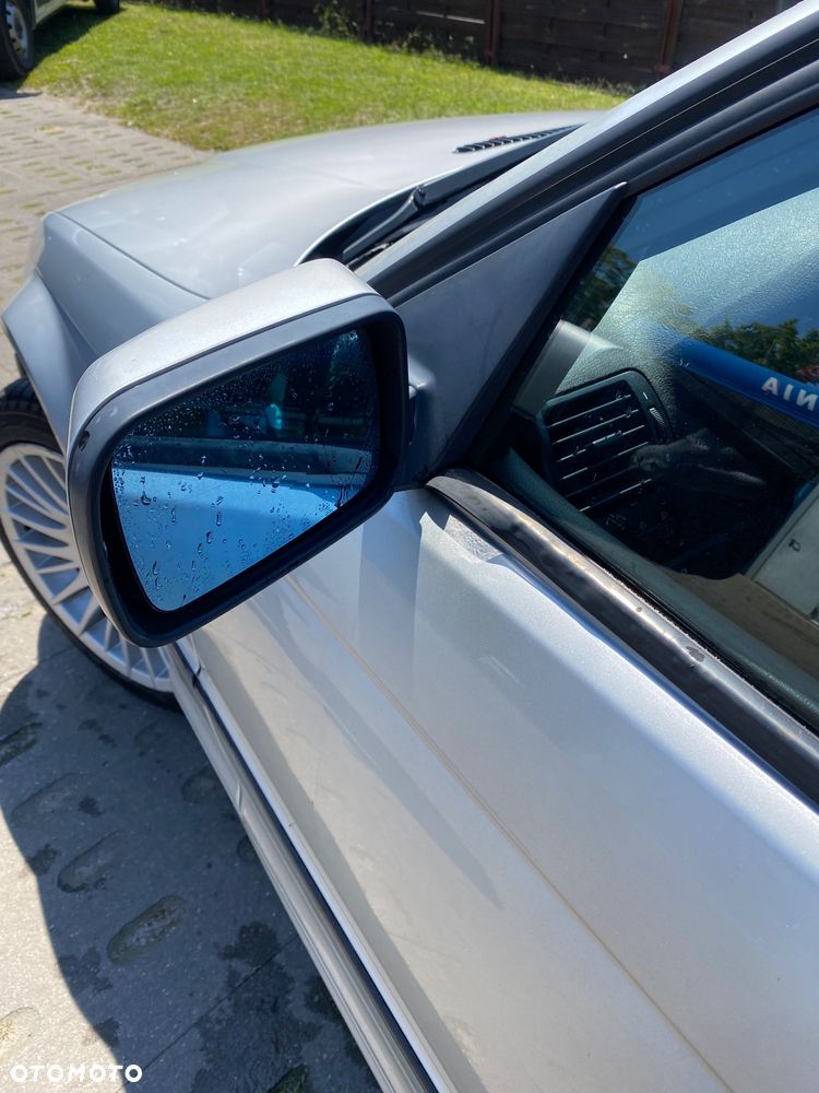 BMW Seria 3 318i - 9