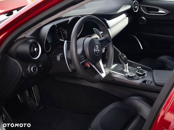 Alfa Romeo Giulia 2.0 Turbo 16V AT8 Veloce Ti - 20