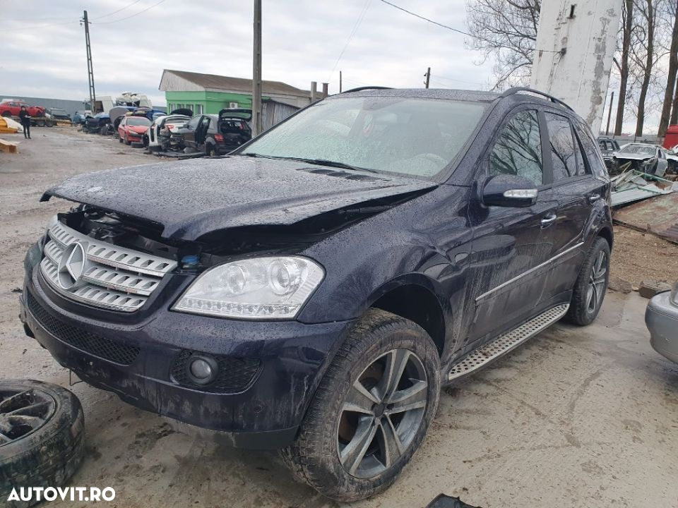 Carenaj fuzeta stanga dreapta filtru particule intercooler Mercedes ML w164 motor 3.0cdi dezmembrez - 2