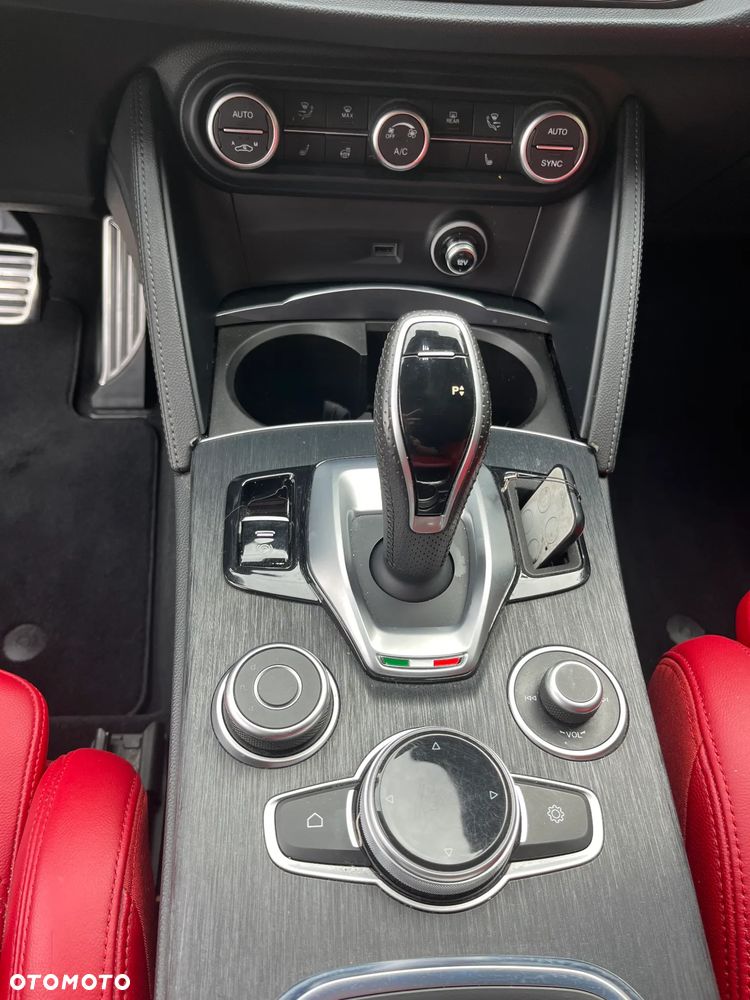 Alfa Romeo Stelvio 2.0 Turbo 16V AT8-Q4 Sprint - 20