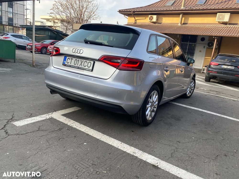 Audi A3 1.6 TDI Sportback S tronic design - 4