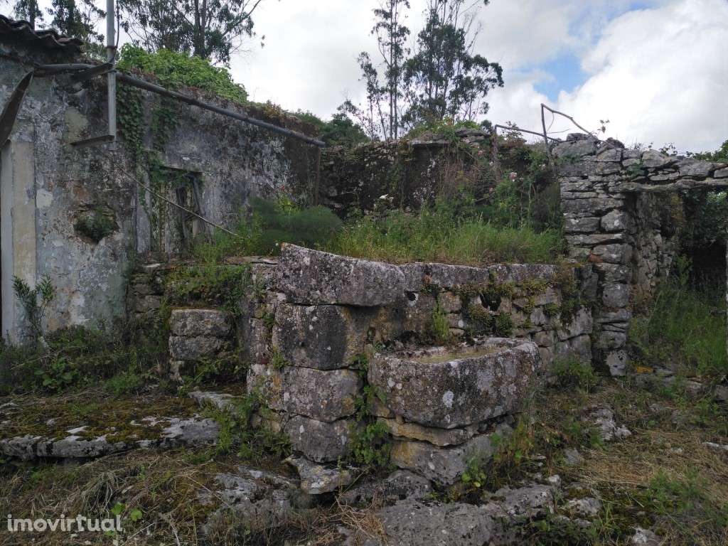 Casa de aldeia, inserida em quinta, com vista para a Serra - Grande imagem: 4/37