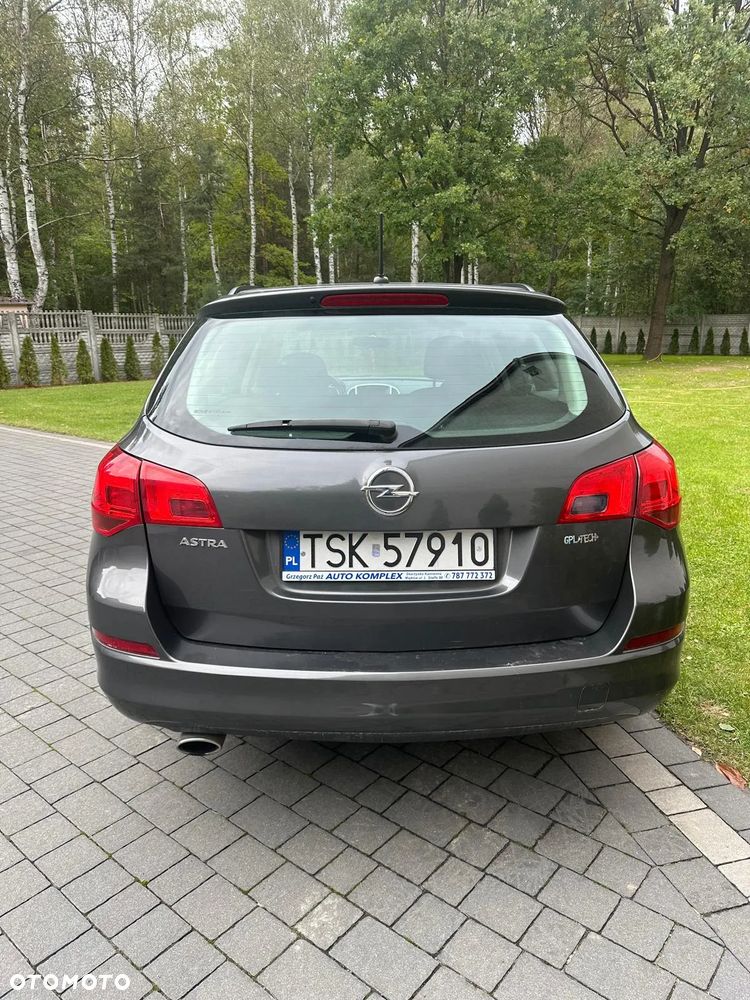 Opel Astra GTC 1.4 Turbo - 2
