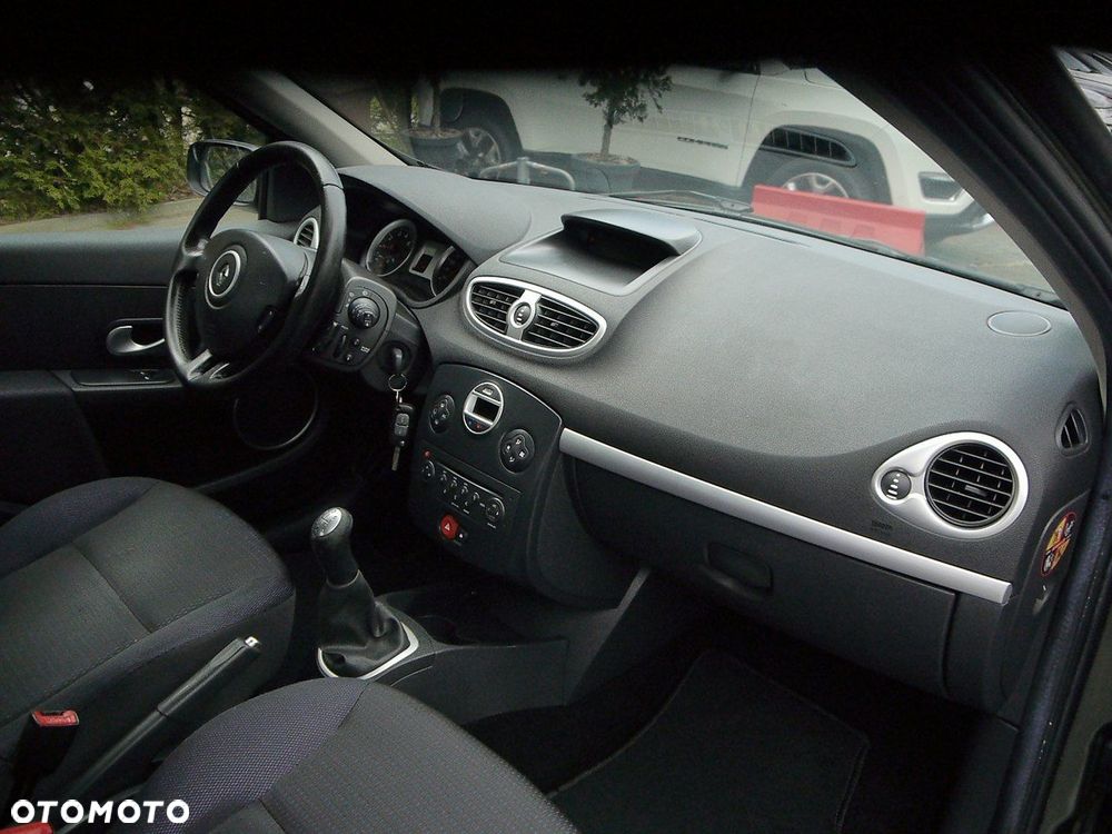 Renault Clio 1.2 16V TCE Alize Euro5 - 20