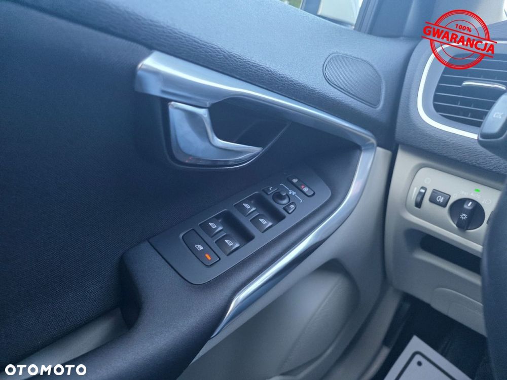 Volvo V40 - 23