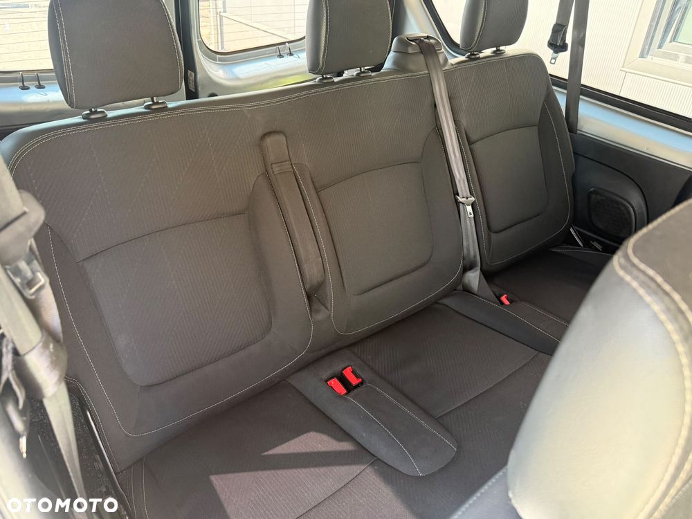 Renault Trafic 2.0 dCi - 9