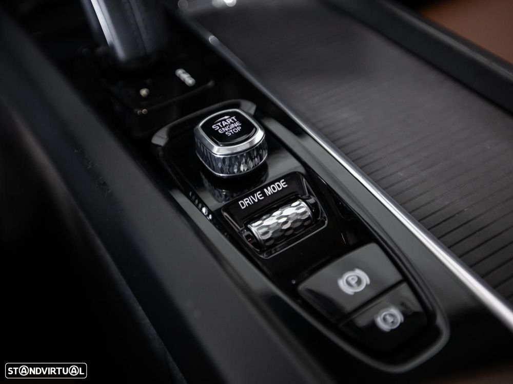 Volvo XC 60 2.0 T8 PHEV Momentum Plus AWD - 20