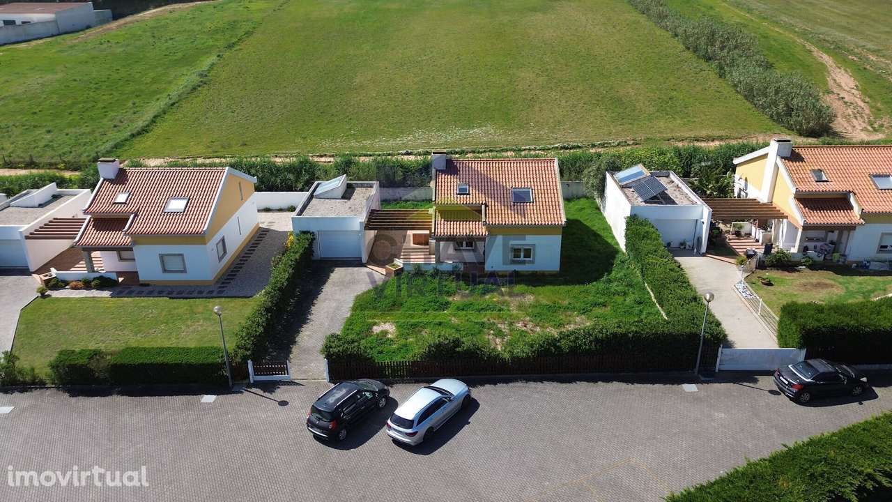 Moradia V4 com Garagem e Quintal, perto da Praia - Casal da Murta,... - Grande imagem: 2/39