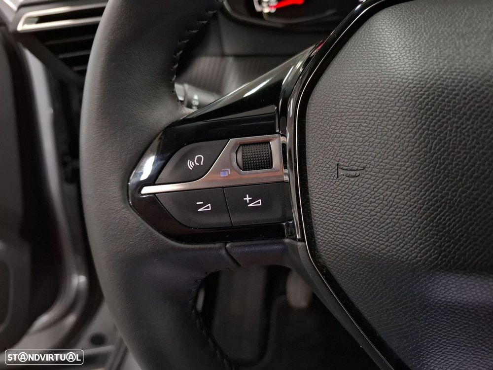 Peugeot 2008 1.2 PureTech Allure - 16