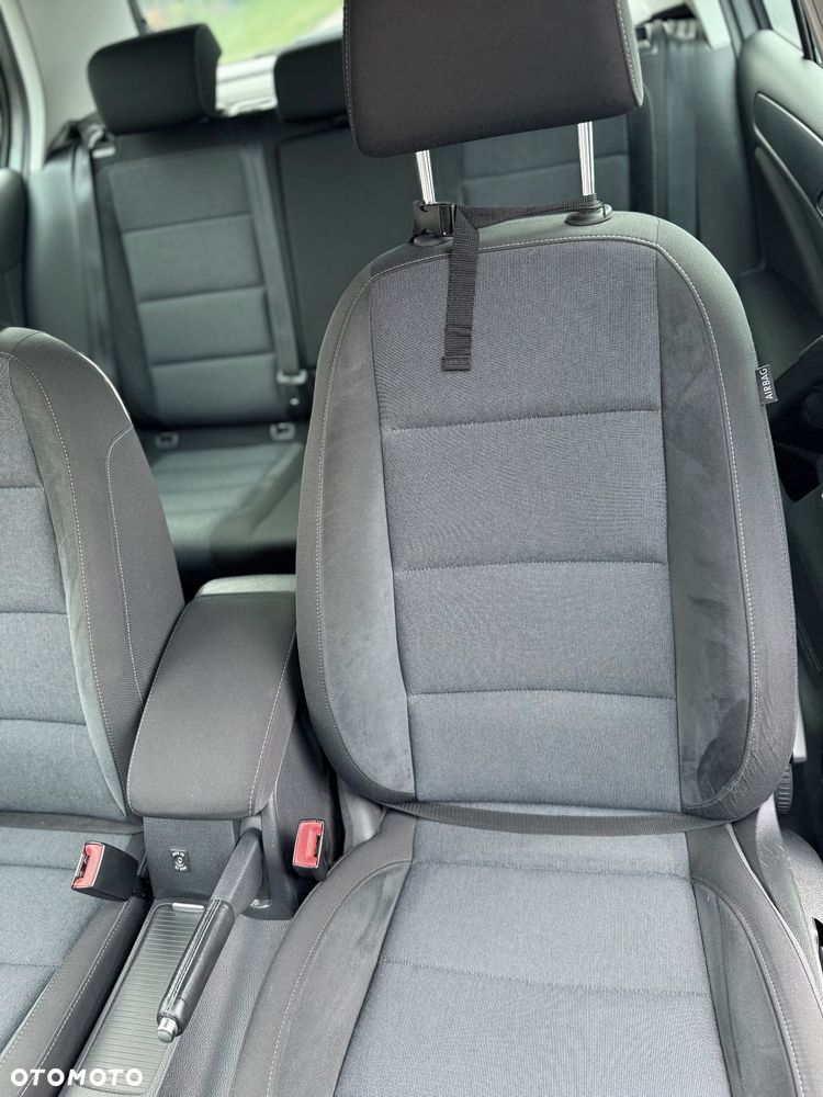 Volkswagen Golf - 12