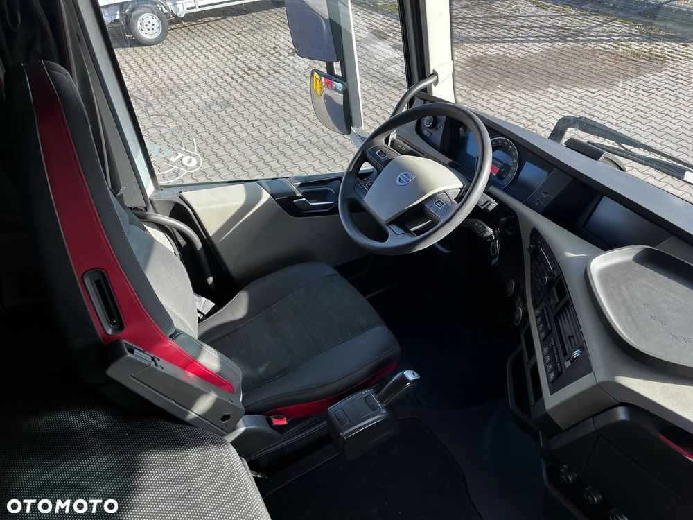 Volvo FH 460 VIN : ** MB32**  PRODUKCJA 11/2020 SPROWADZONE Z FRANCJI SERWISOWANE  DWA ZBIORNIKI PALIWA LODÓWKA ALU FELGI - 8