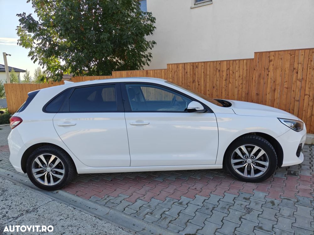 Hyundai i30 1.4 100CP 5DR M/T Highway+ - 8