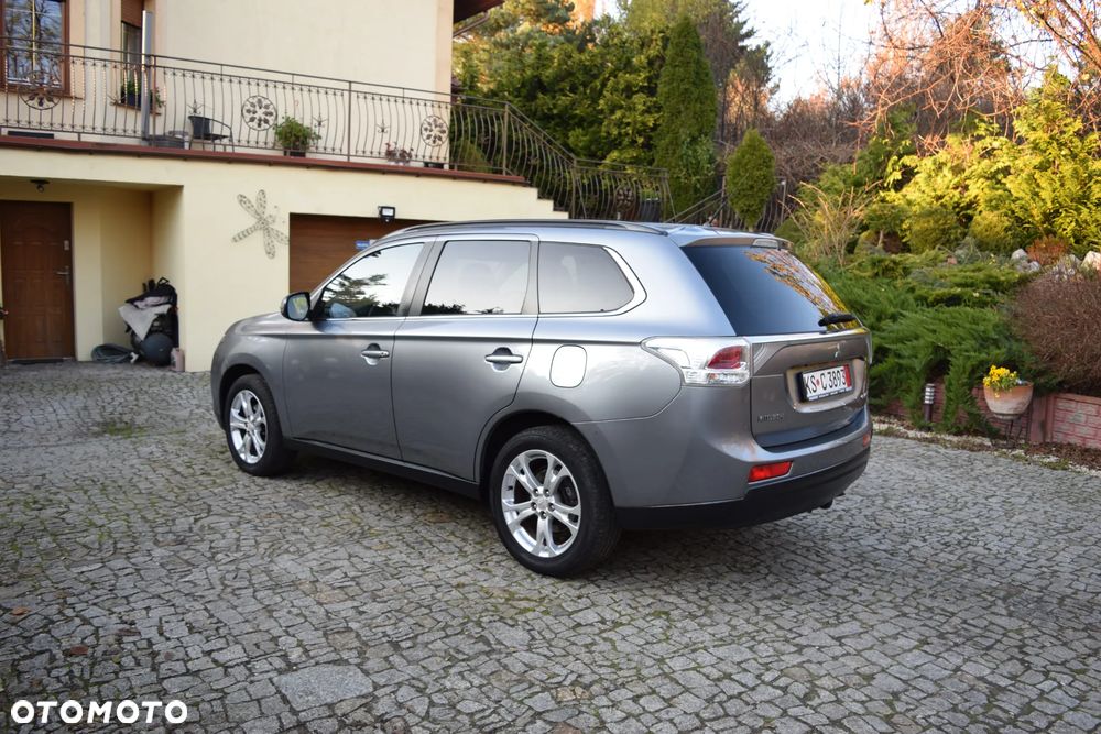 Mitsubishi Outlander 2.2 DID Instyle Navi - 4