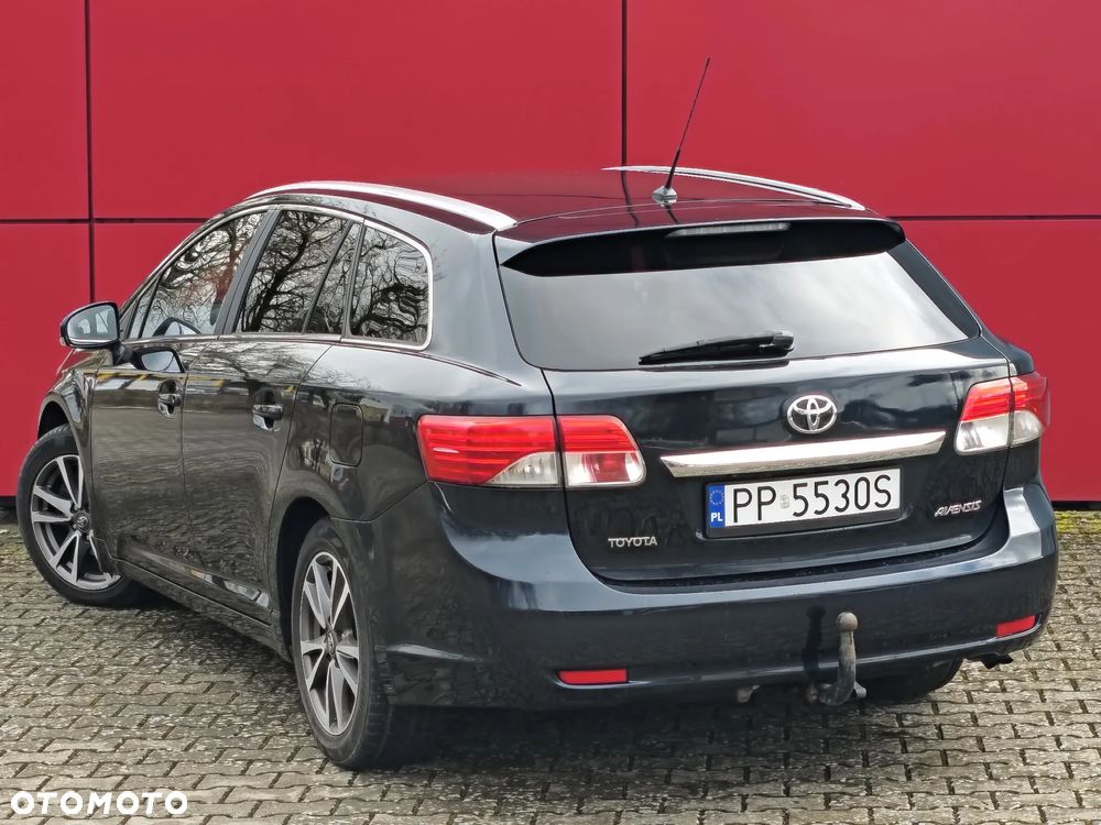 Toyota Avensis 2.0 D-4D Comfort - 13