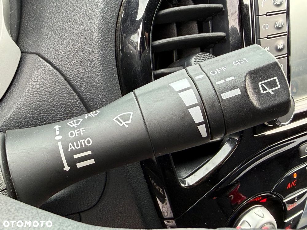 Nissan Juke 1.2 DIG-T N-Connecta EU6 - 11