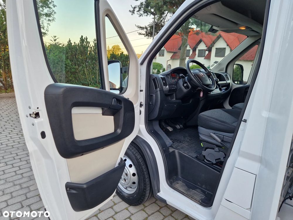 Fiat Ducato Kamper Van 2X Akumulator Webasto Łóżko - 12
