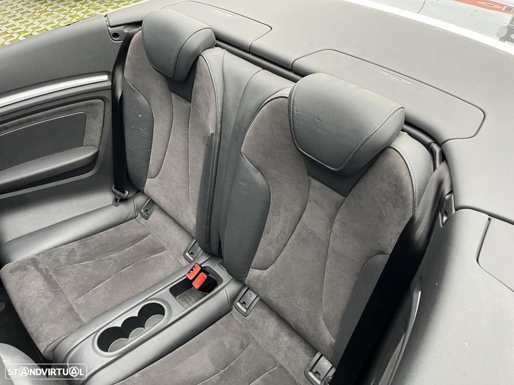 Audi A3 Cabrio 2.0 TDi S-line - 8