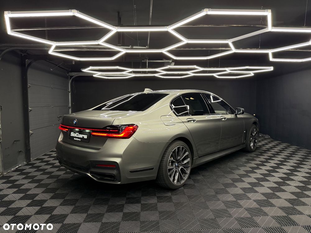 BMW Seria 7 - 8