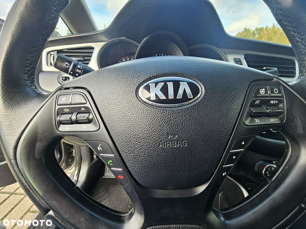 Kia Ceed 1.6 CRDi 128 ISG SW Dream-Team Edition - 22