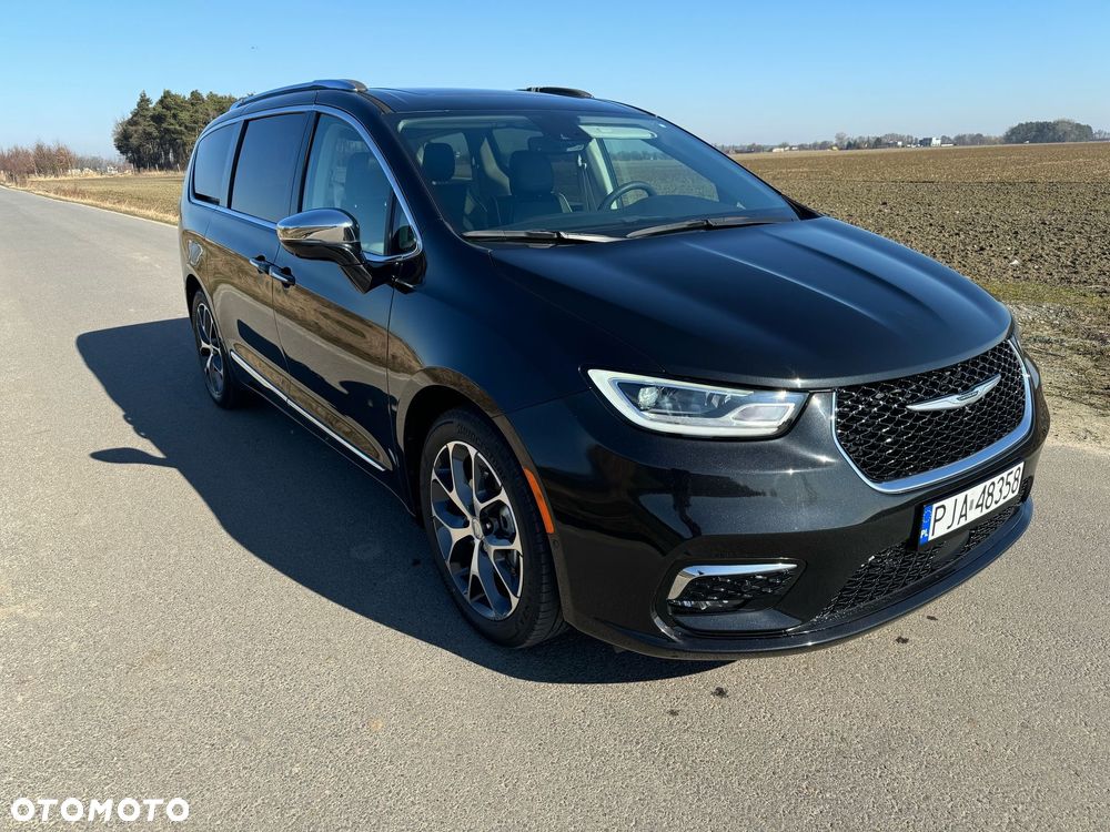 Chrysler Pacifica - 2