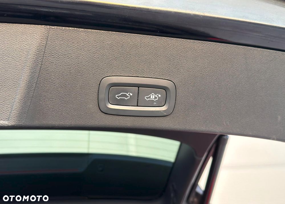 Volvo XC 40 D4 AWD Inscription - 4