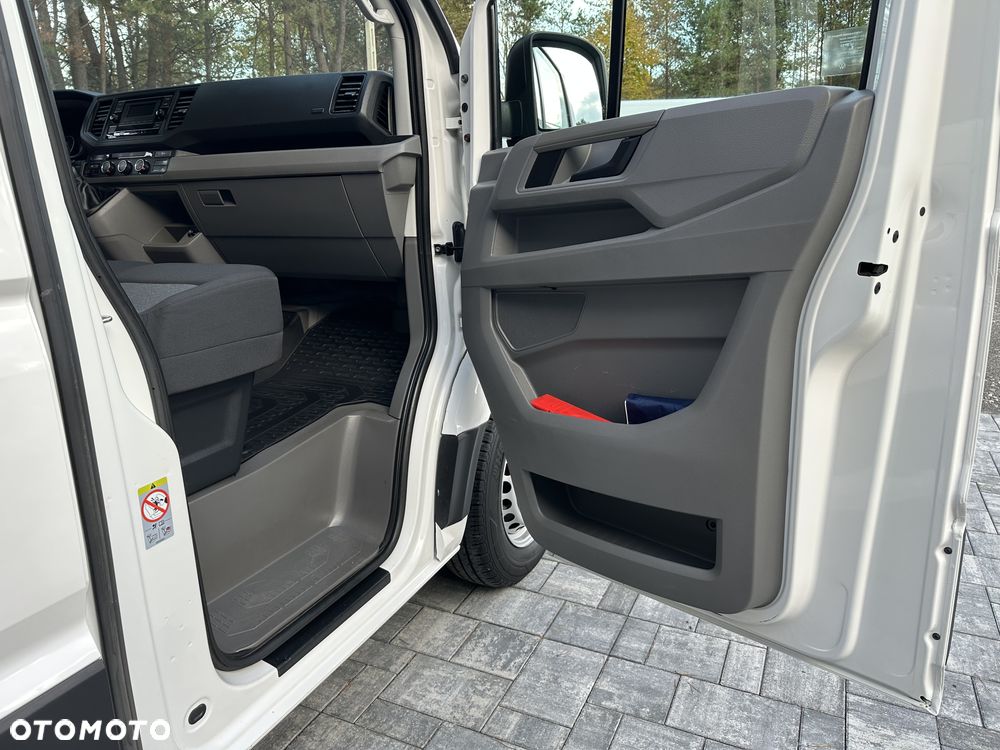 Volkswagen Crafter Brygada 6osób / Średniak L3 / Salon PL / Serwis Tylko w ASO VW / Pełna historia pojazdu / W oryginalym stanie / Fabryczna Zabudowa / FV23% - 24