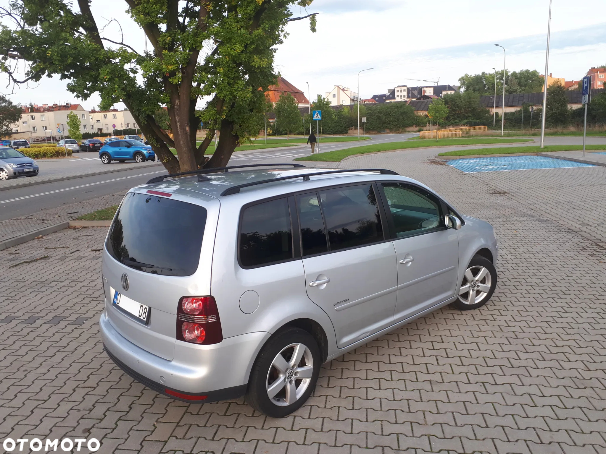 Volkswagen Touran 1.6 Trendline - 12