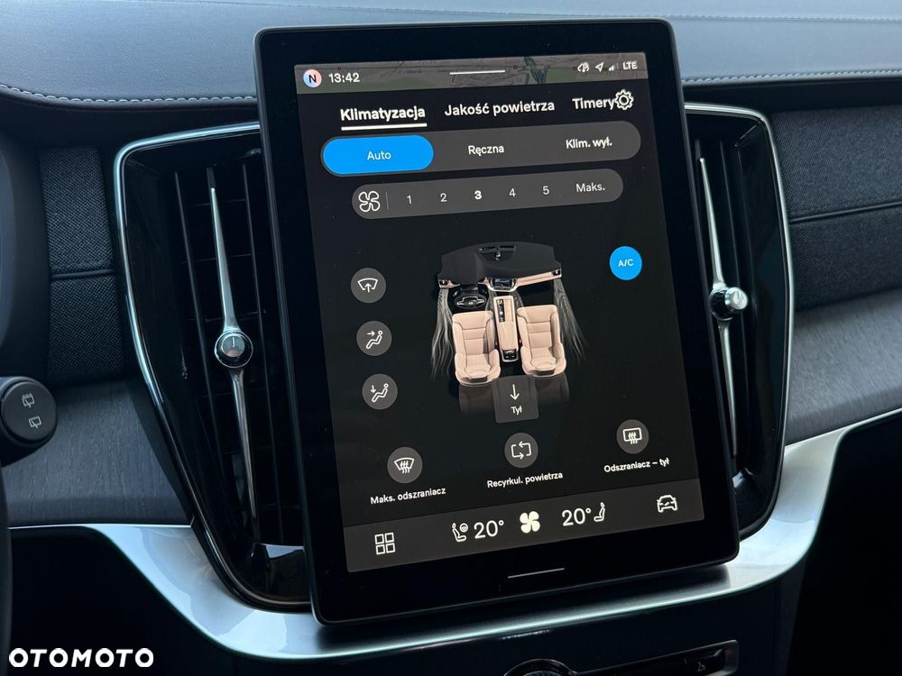 Volvo XC 90 T8 AWD Plug-In Hybrid Ultra Dark 7os - 24