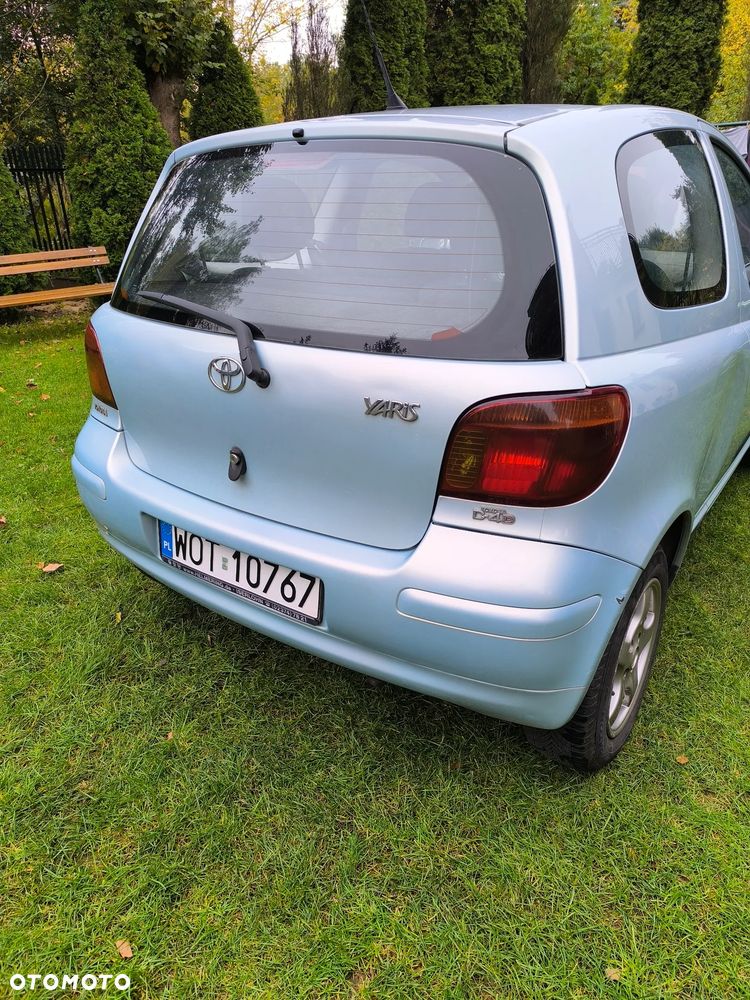 Toyota Yaris 2004 photo 3