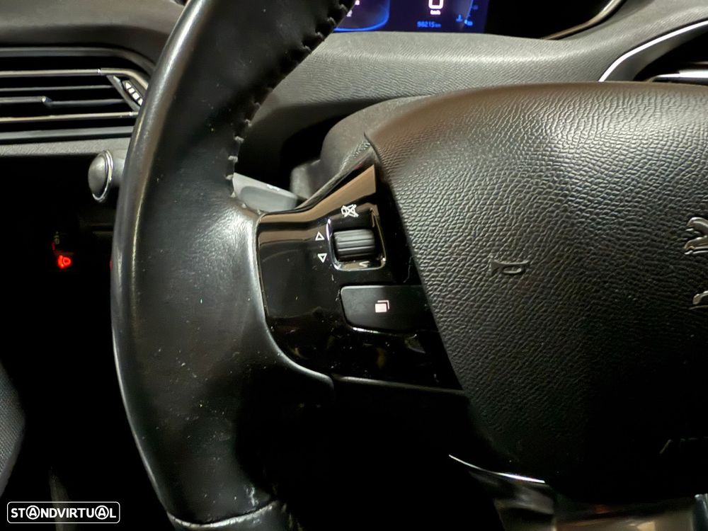 Peugeot 308 1.2 PureTech Style - 18