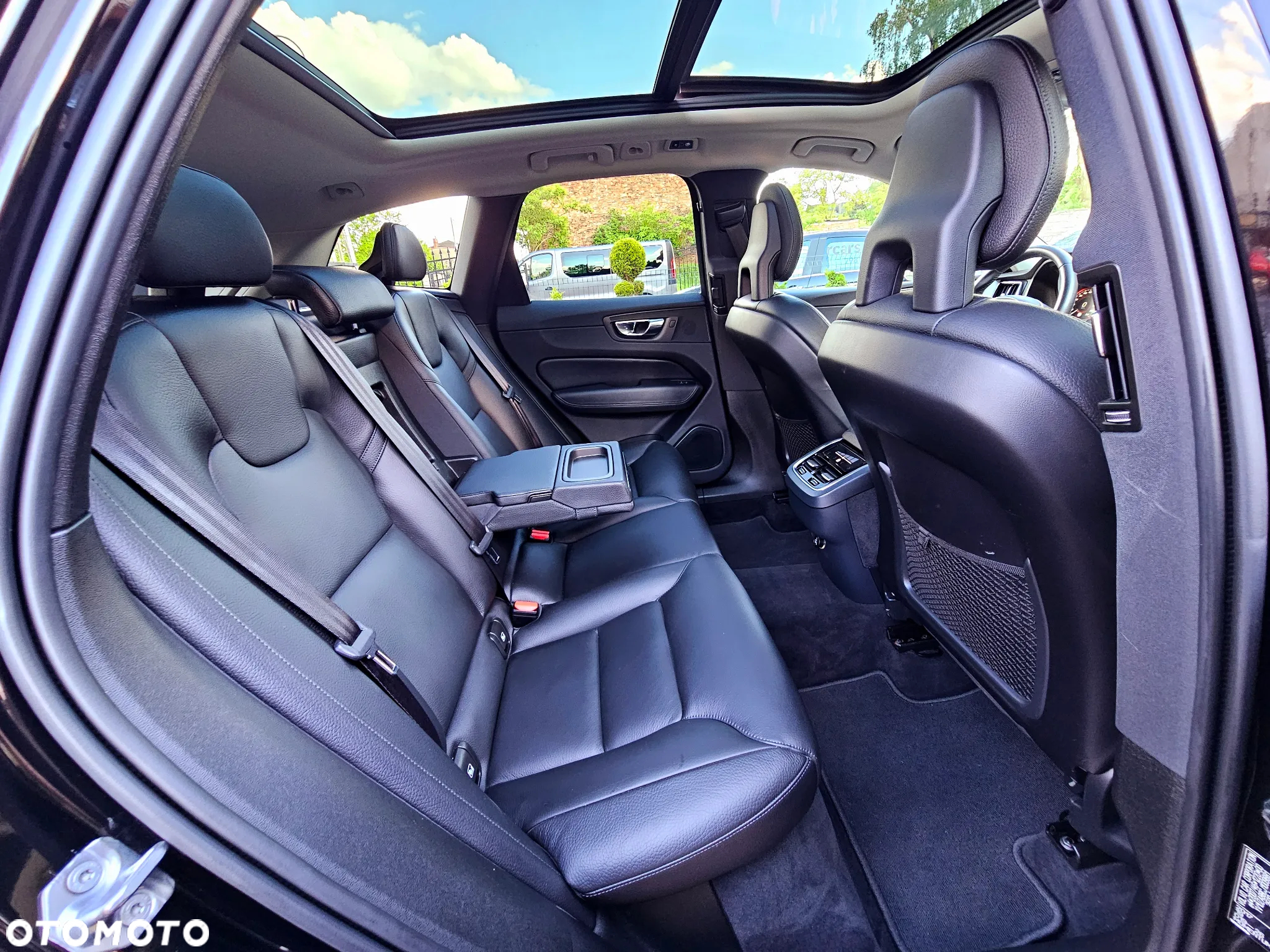 Volvo XC 60 D4 AWD Geartronic Momentum - 8