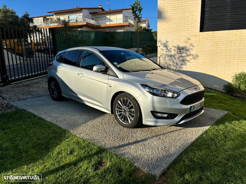 Ford Focus 1.0 EcoBoost ST-Line - 1