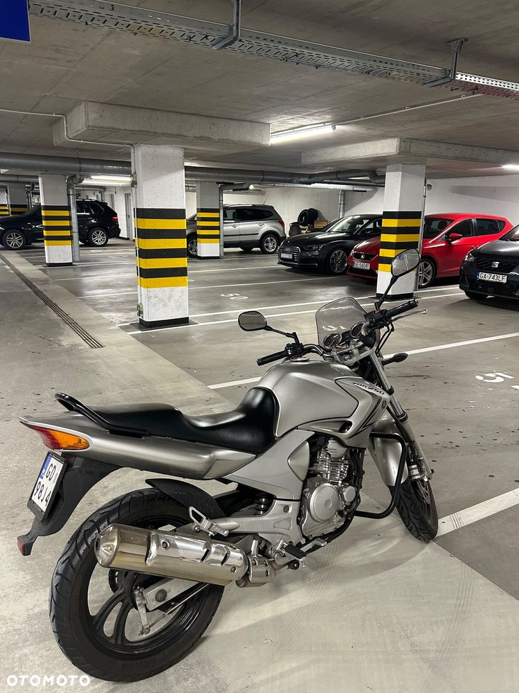 Yamaha YBR - 7
