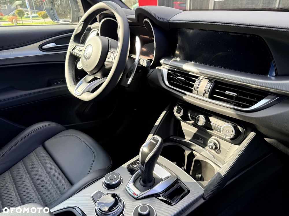 Alfa Romeo Stelvio - 25