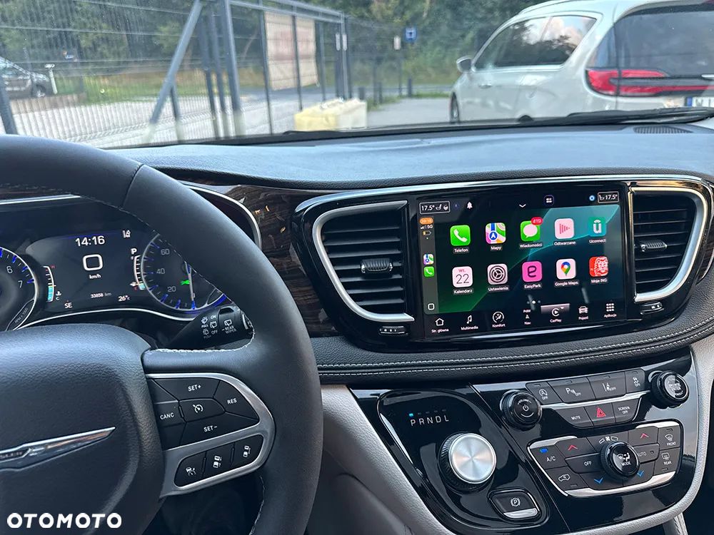 Chrysler Pacifica - 34