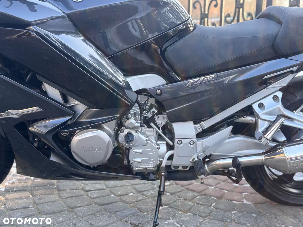 Yamaha FJR - 16