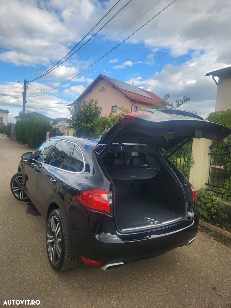 Porsche Cayenne - 10